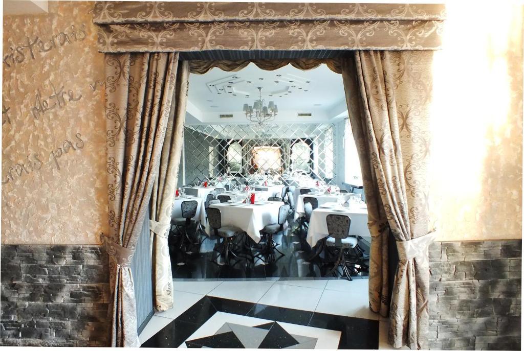 Hôtel Apalenis à Riga Extérieur photo
